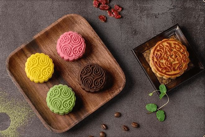 月餅全自動(dòng)刷蛋機(jī)，提高產(chǎn)品產(chǎn)量，提升產(chǎn)品檔次！